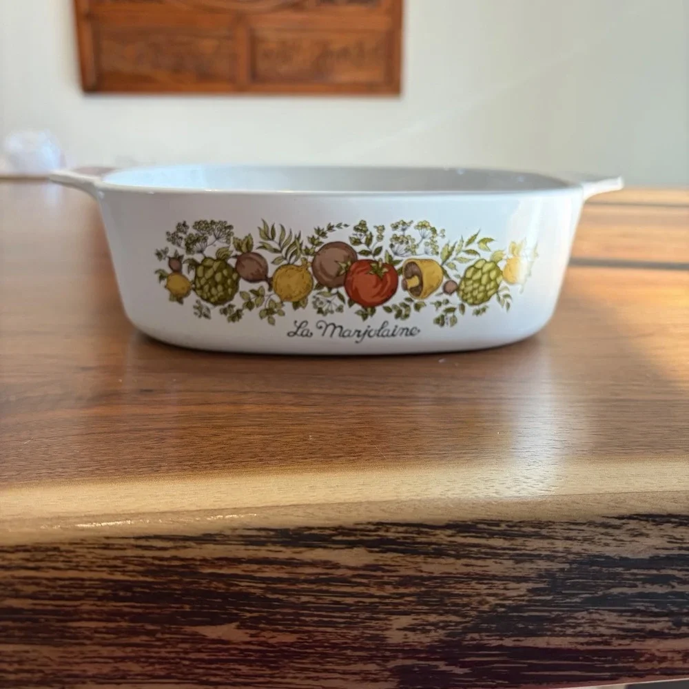 CorningWare A‑2‑B La Marjolaine • 2 Qt Casserole Dish • No Lid • Vintage Veggie